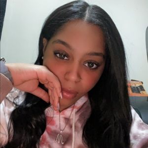 Meet your Posher, Monique